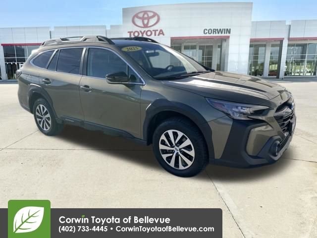 Used 2025 Subaru Outback Premium image 1