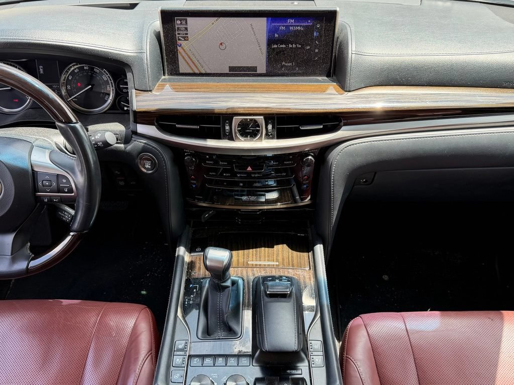 Used 2019 Lexus LX 570 4WD w/ Luxury Package image 9