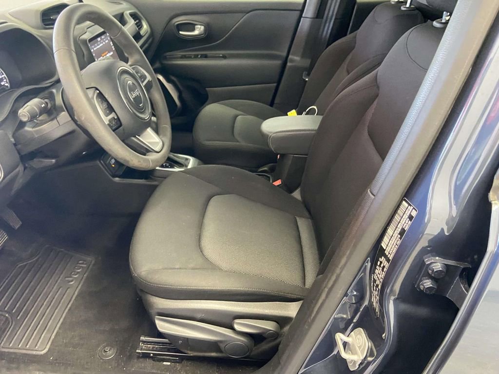 Used 2023 Jeep Renegade Latitude AWD/4WD image 15