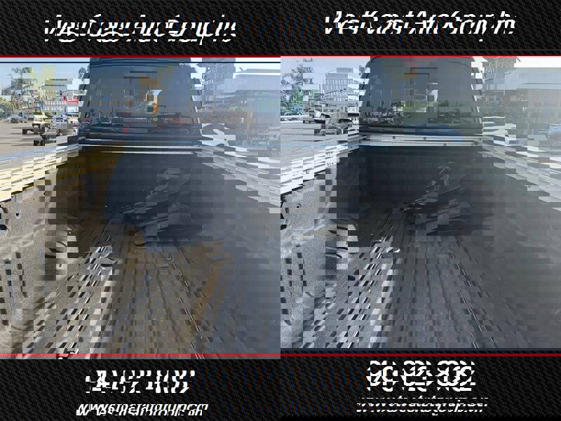 Used 2016 Nissan Titan SL image 23