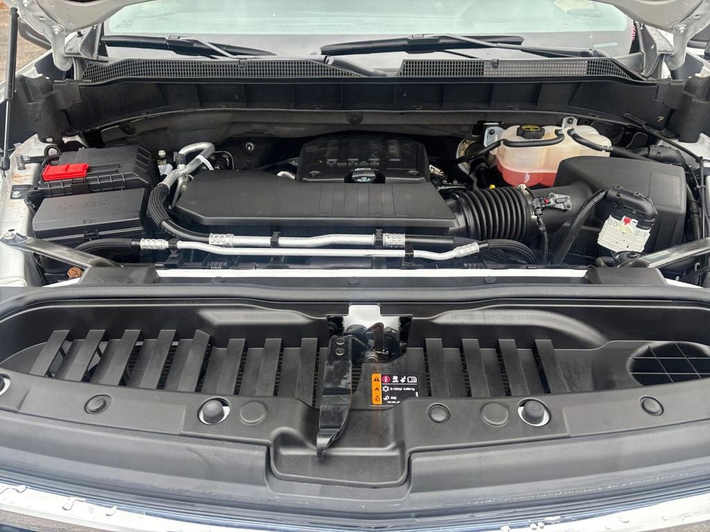 Used 2024 Chevrolet Silverado 1500 LT AWD/4WD image 20