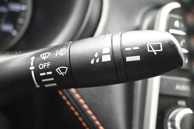 Used 2018 Nissan Kicks SR FWD image 19