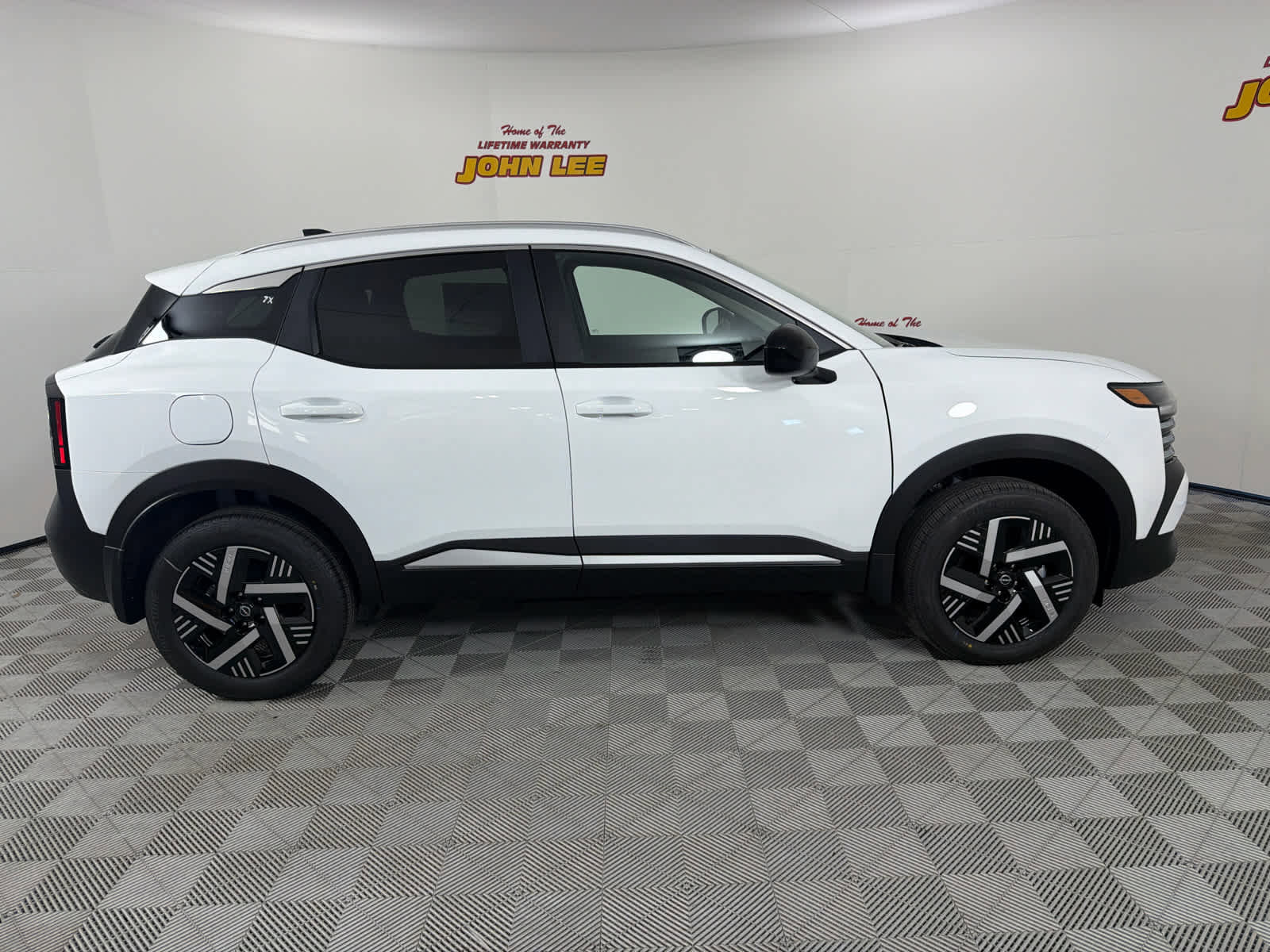 New 2026 Nissan Kicks SV image 7