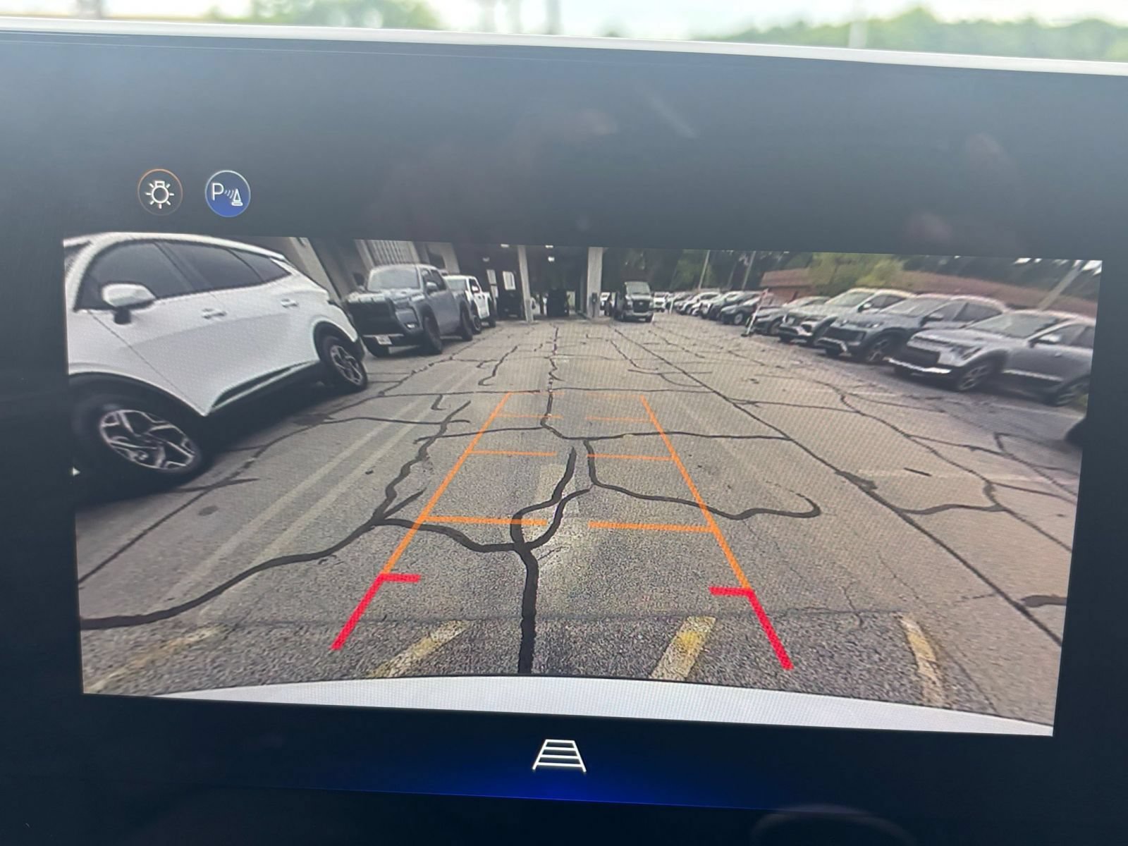 Used 2025 Chevrolet Equinox LT FWD image 24