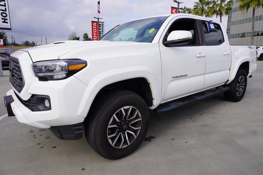 Certified 2022 Toyota Tacoma TRD Sport w/ Technology Package image 4