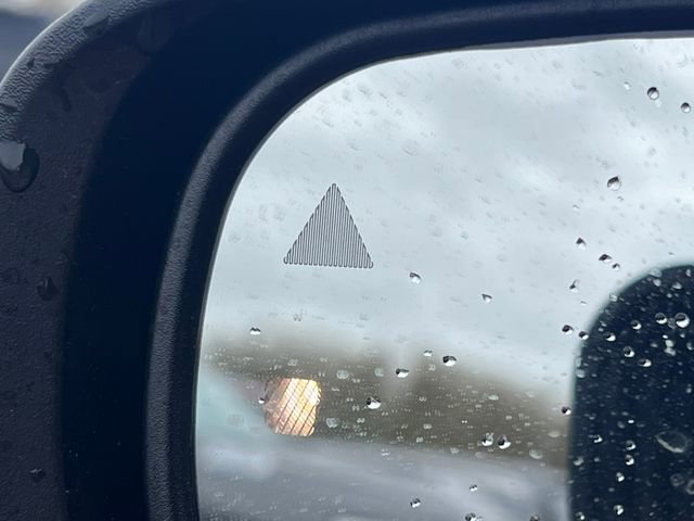 Used 2023 Chrysler 300 C image 39