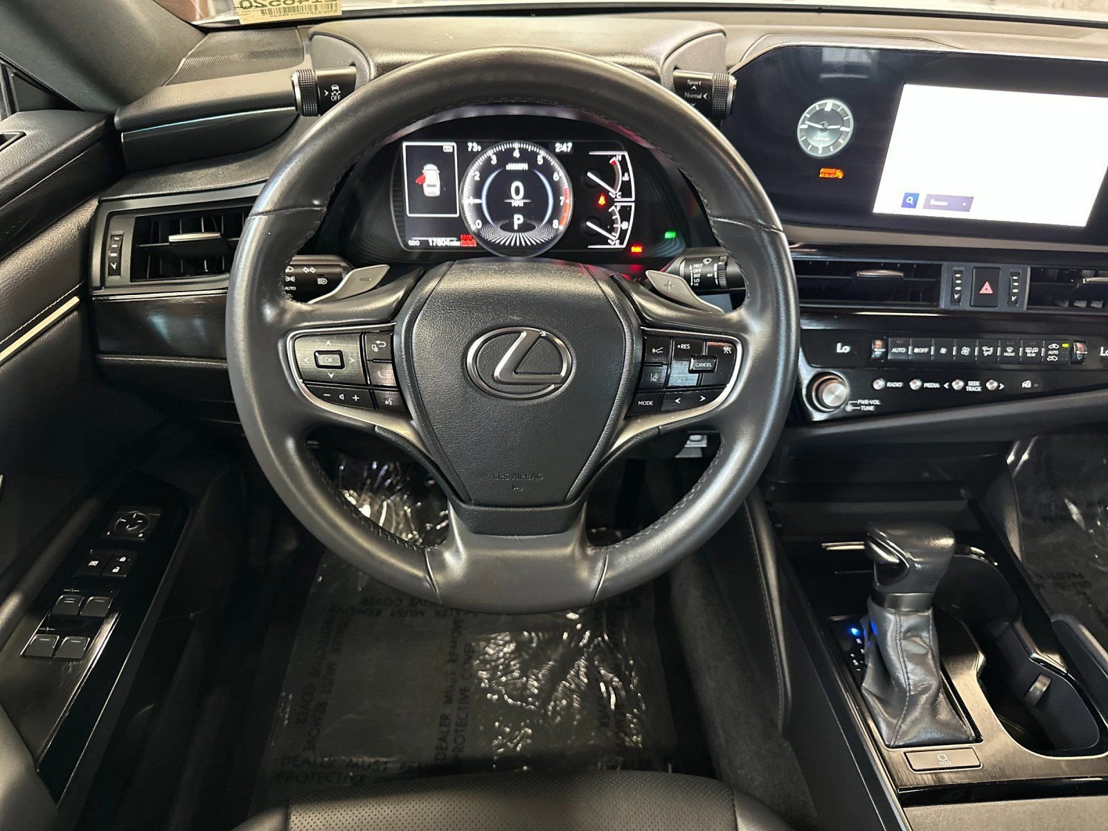 Used 2023 Lexus ES 350 w/ Accessory Package (Z2) image 16