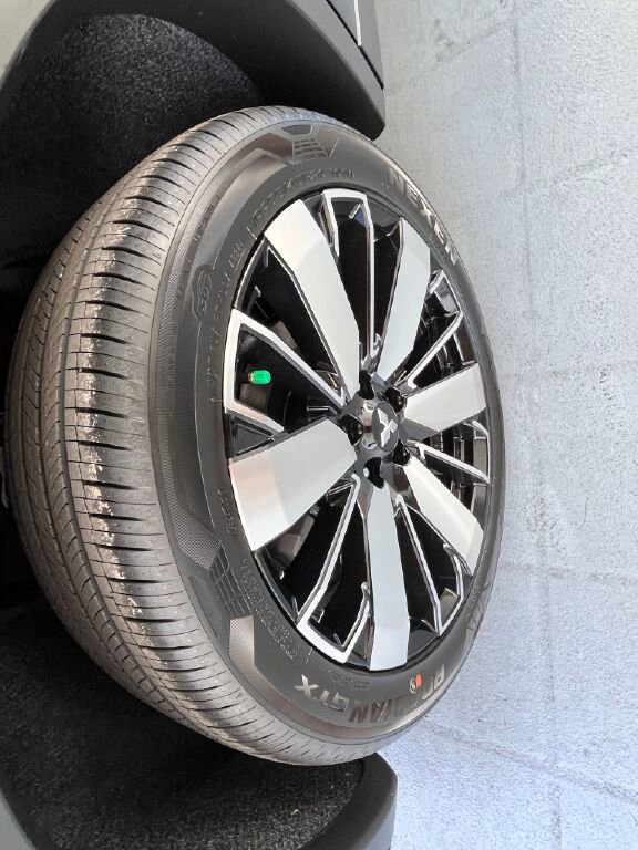 New 2025 Mitsubishi Outlander SE image 25