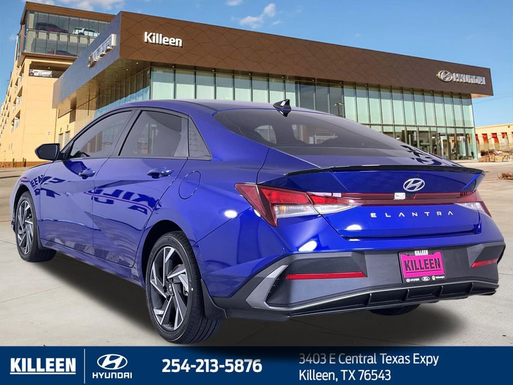 Used 2025 Hyundai Elantra Sport FWD image 6