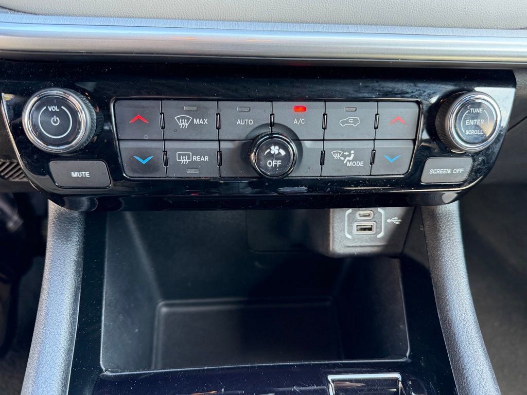 Certified 2025 Jeep Compass Limited AWD/4WD image 25