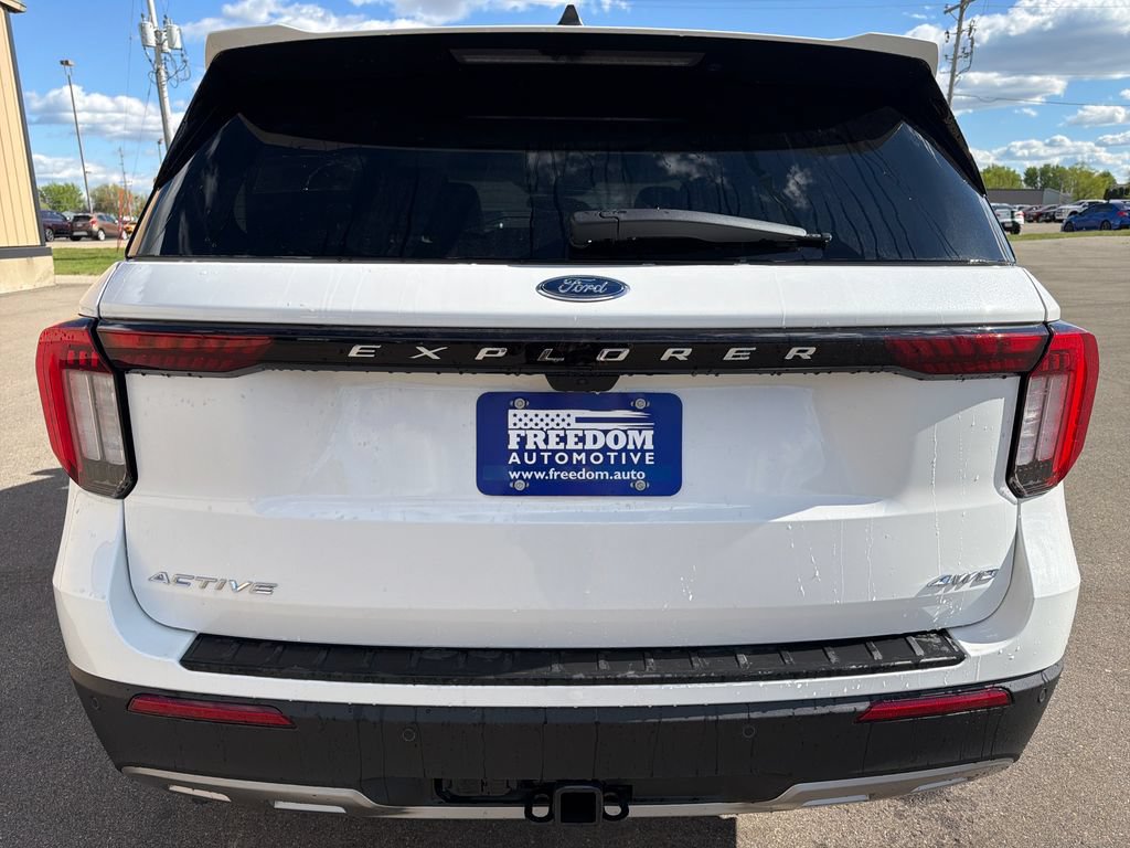 New 2026 Ford Explorer Active w/ Active Comfort Package AWD/4WD image 4