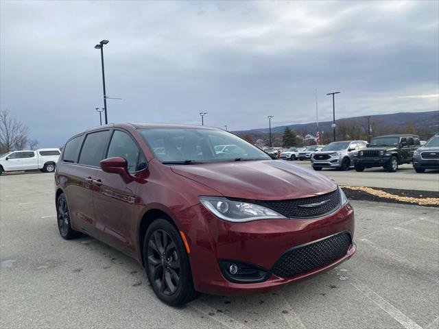 Certified 2020 Chrysler Pacifica Touring w/ S Appearance Package