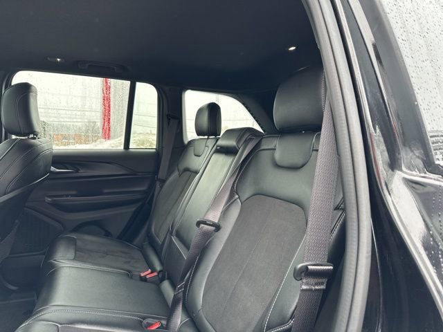 Used 2023 Jeep Grand Cherokee Altitude AWD/4WD image 8