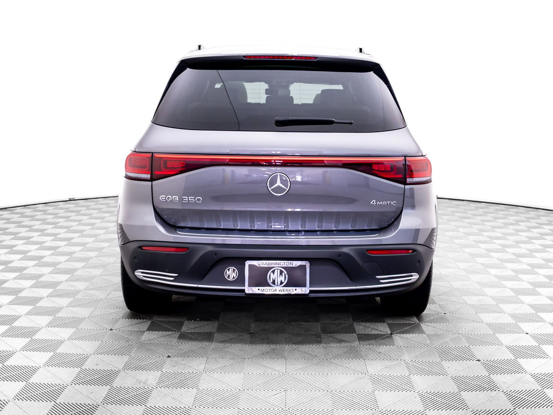 Used 2023 Mercedes-Benz EQB 350 4MATIC SUV image 4