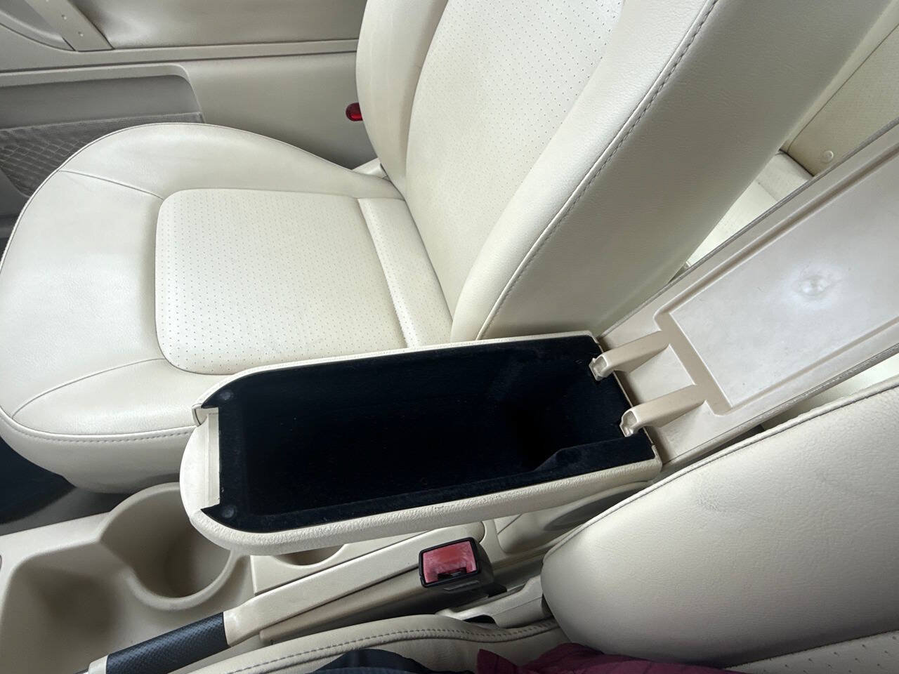 Used 2008 Volkswagen Beetle S FWD image 32