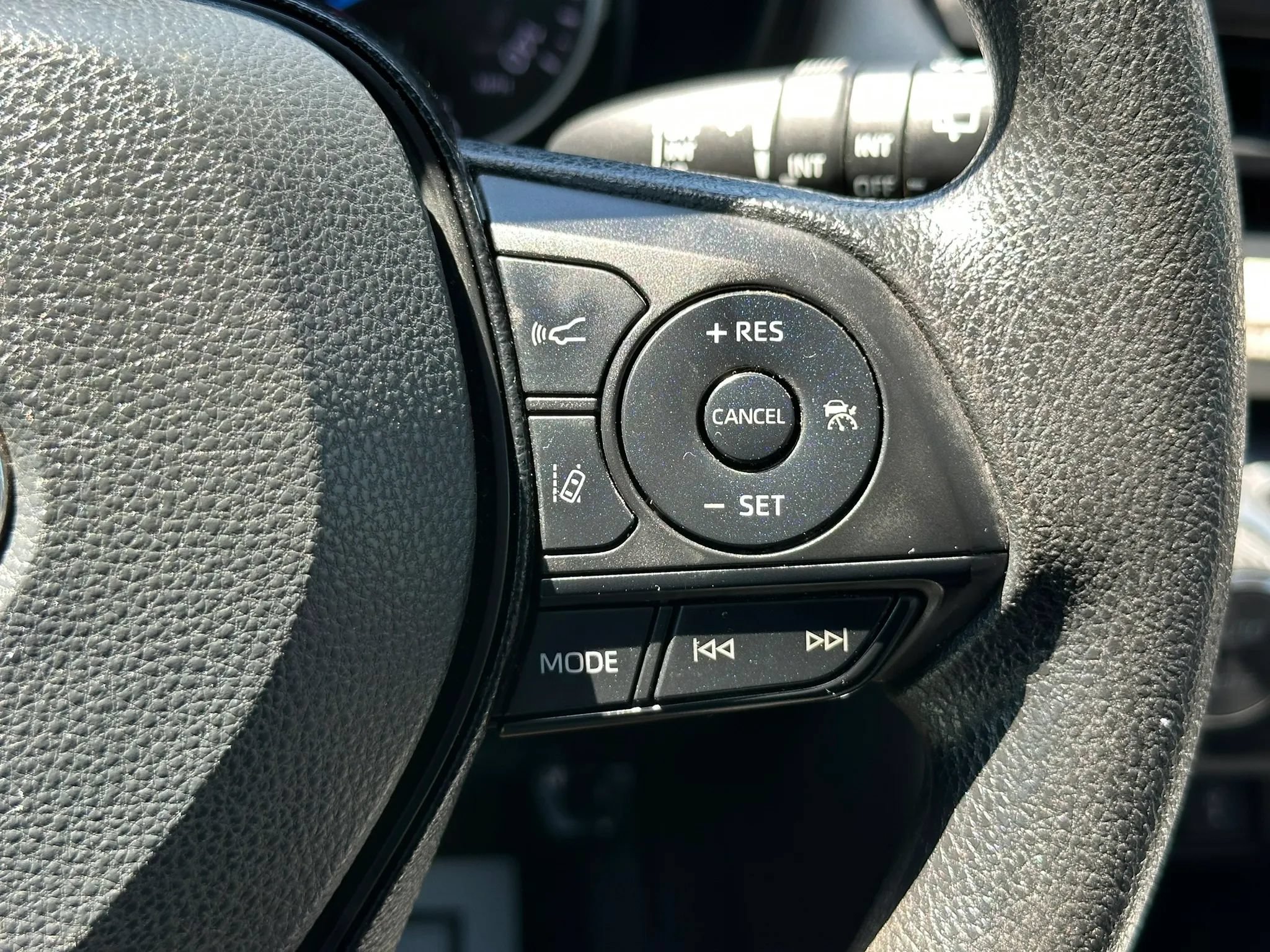 Used 2021 Toyota RAV4 XLE w/ Convenience Package AWD/4WD image 42