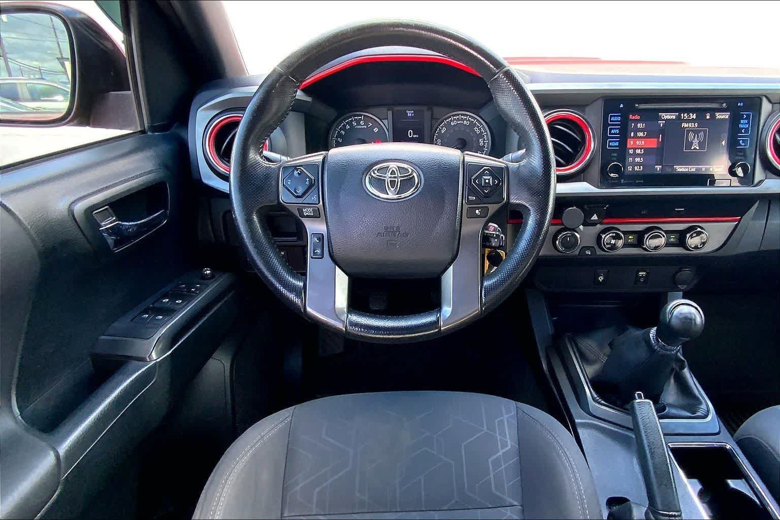 Used 2016 Toyota Tacoma SR AWD/4WD image 14