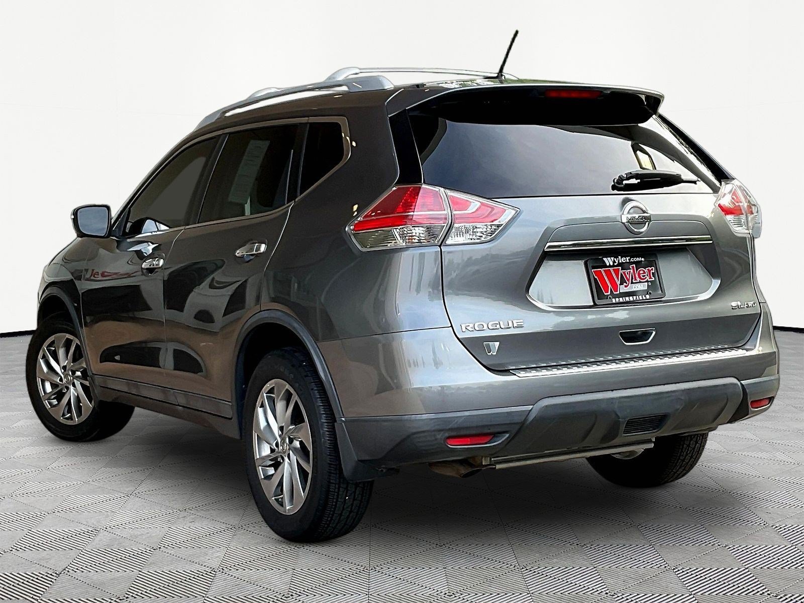 Used 2015 Nissan Rogue SL AWD/4WD image 4