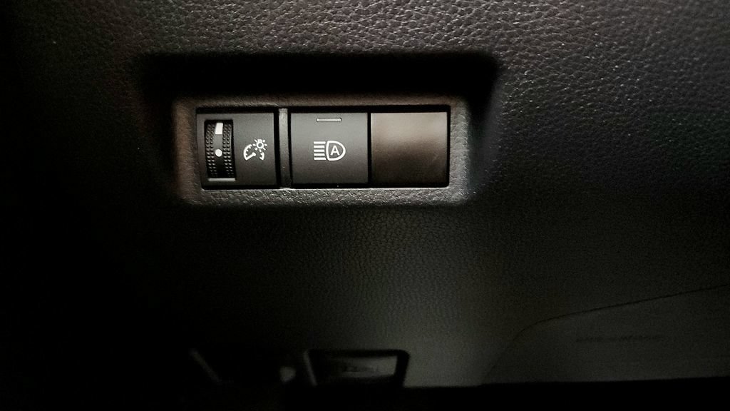 Certified 2024 Toyota RAV4 LE AWD/4WD image 29
