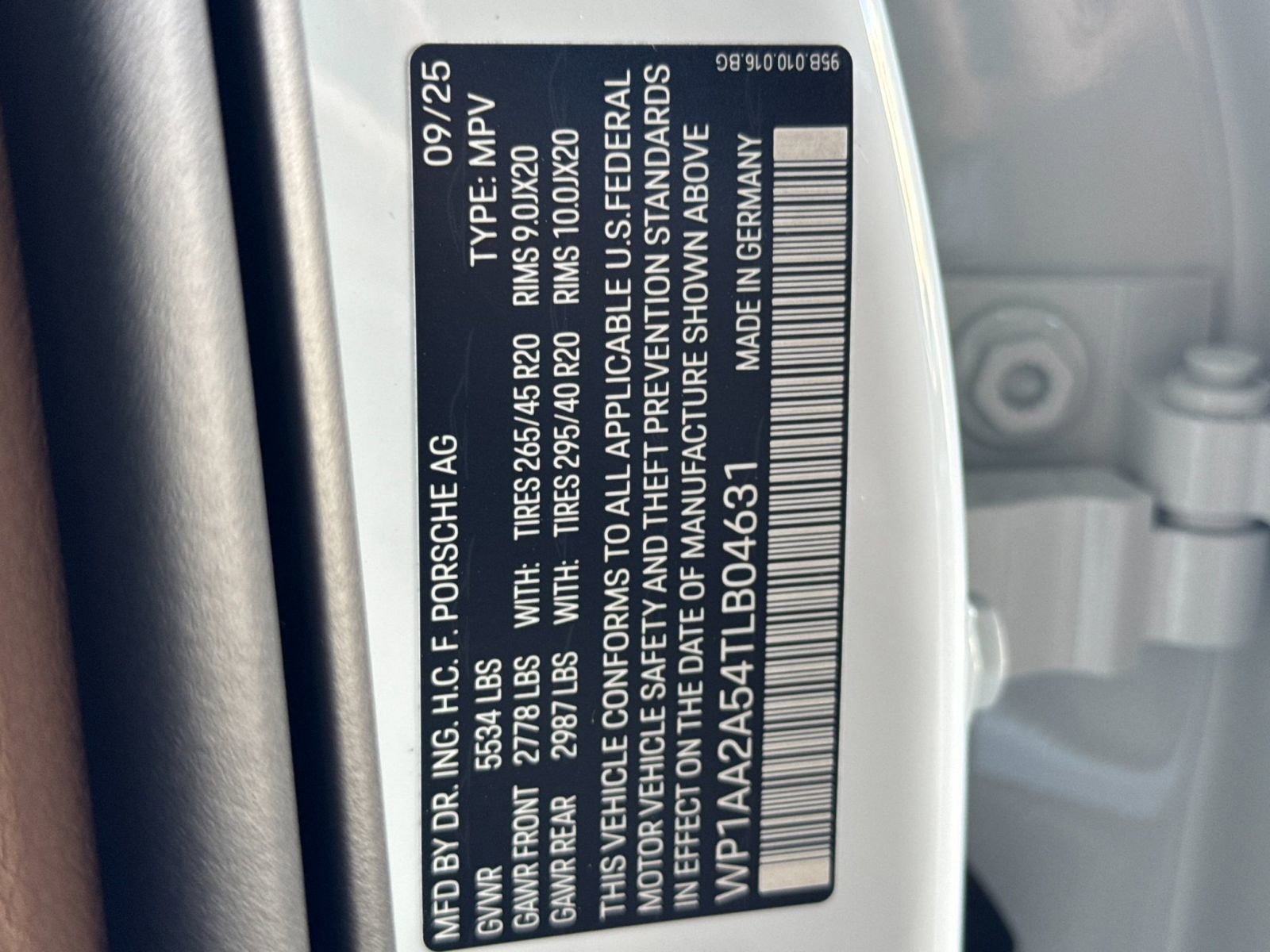 New 2026 Porsche Macan Turbo AWD/4WD image 34
