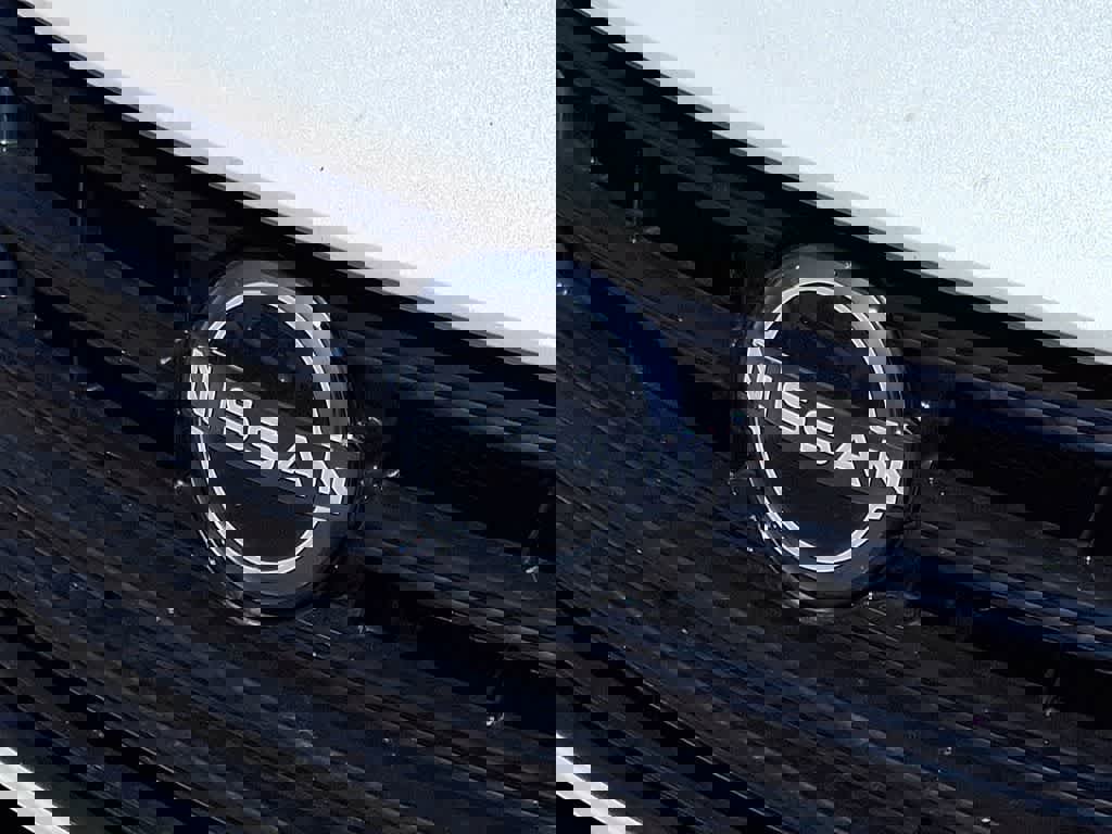 Used 2025 Nissan Versa SV image 28