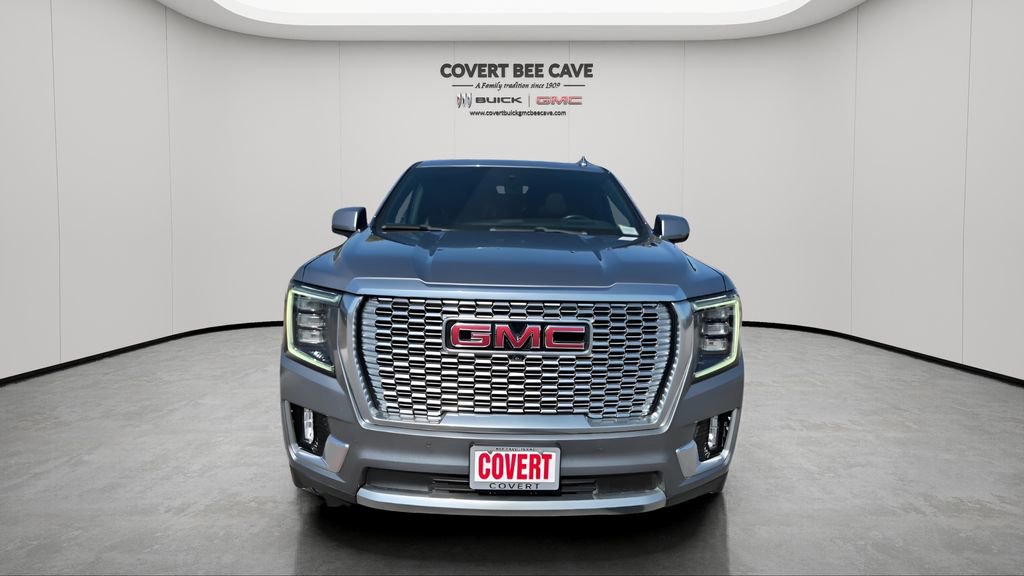 Used 2022 GMC Yukon XL Denali w/ Denali Premium Package image 2