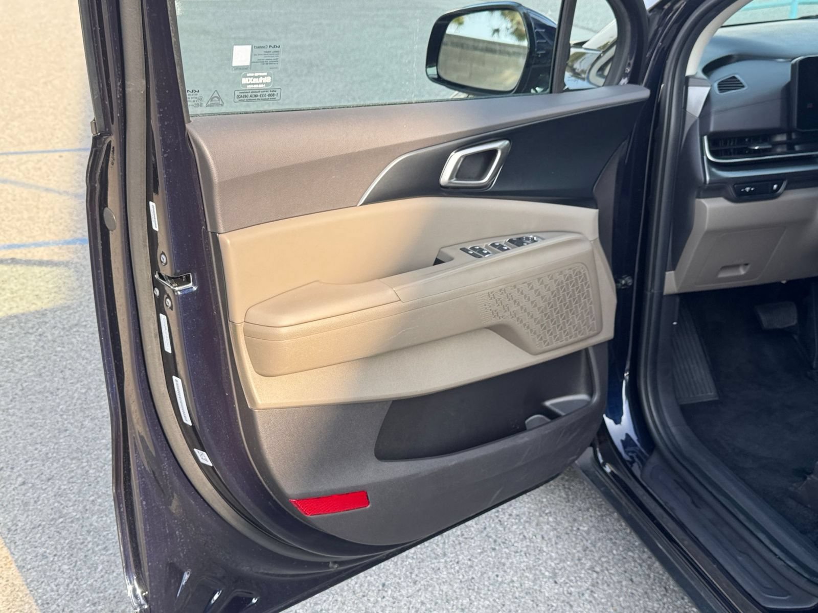 Used 2026 Kia Carnival FWD image 18