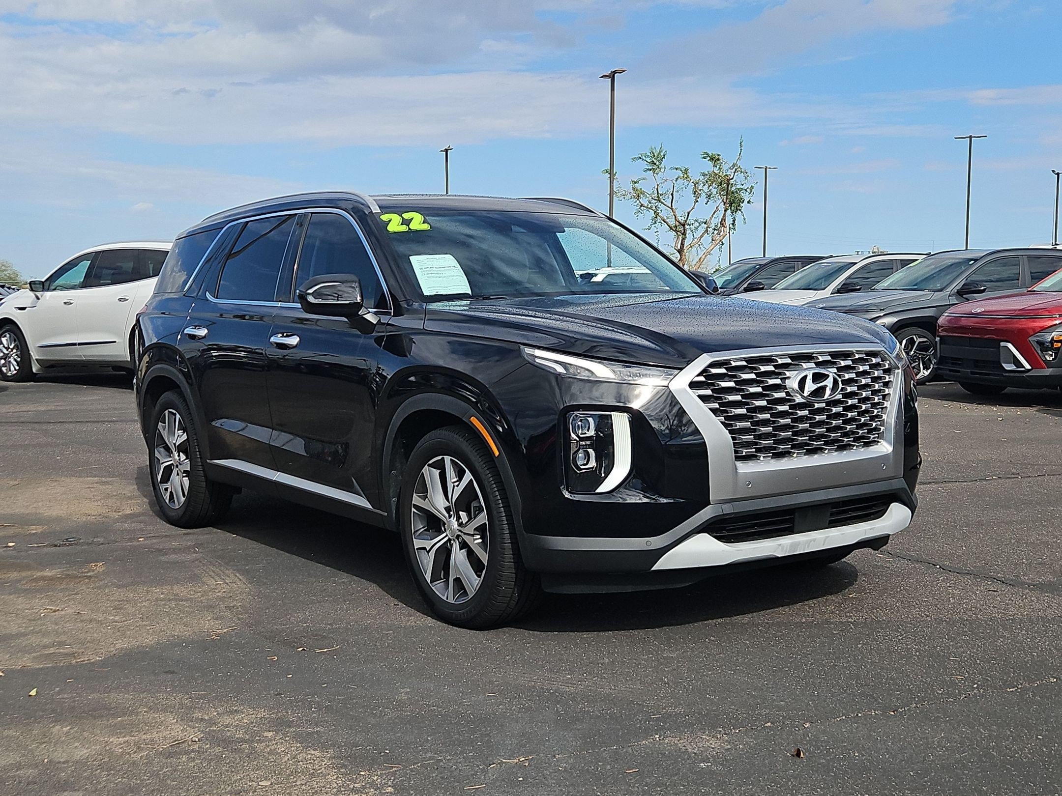 Used 2022 Hyundai Palisade SEL w/ Premium Package FWD image 3