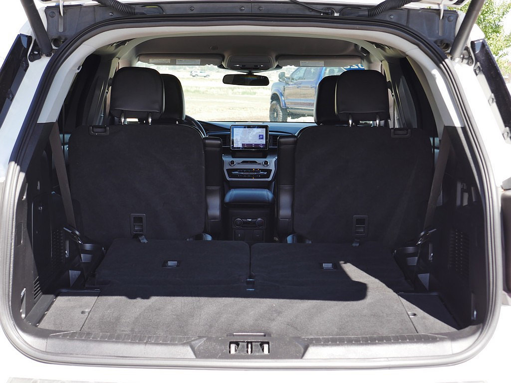 Used 2023 Ford Explorer XLT w/ Equipment Group 202A AWD/4WD image 50