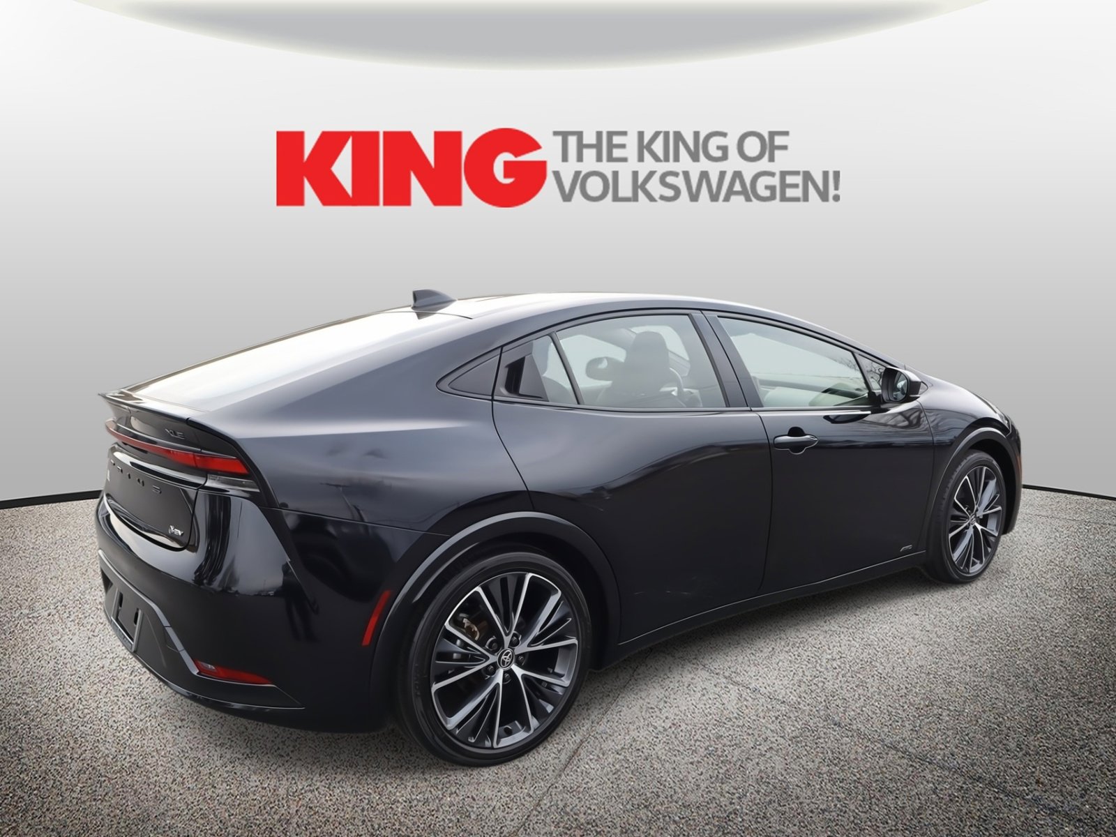 Used 2023 Toyota Prius XLE image 3