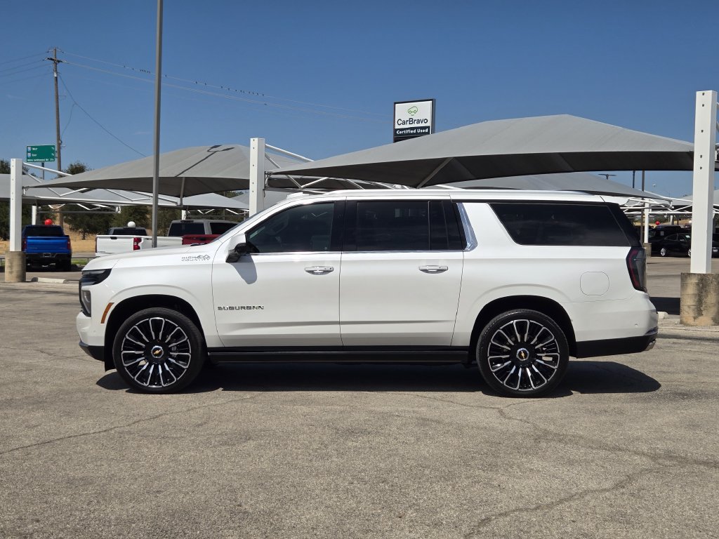 Certified 2025 Chevrolet Suburban High Country AWD/4WD image 4