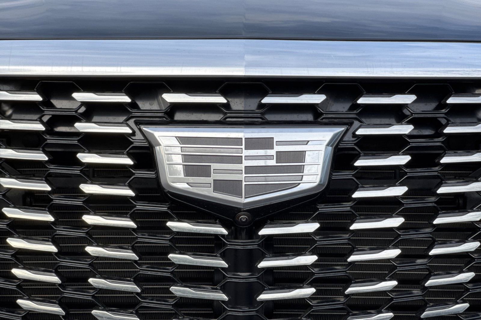 Used 2025 Cadillac XT5 Premium Luxury w/ LPO, Red Accent Package image 43