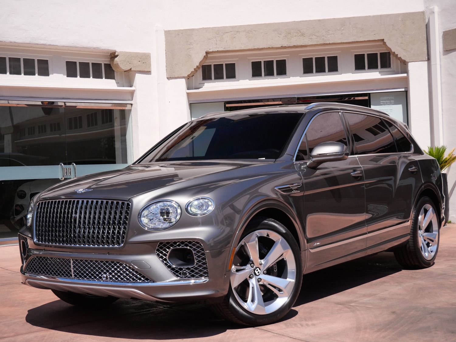 Used 2023 Bentley Bentayga Extended Wheelbase image 11