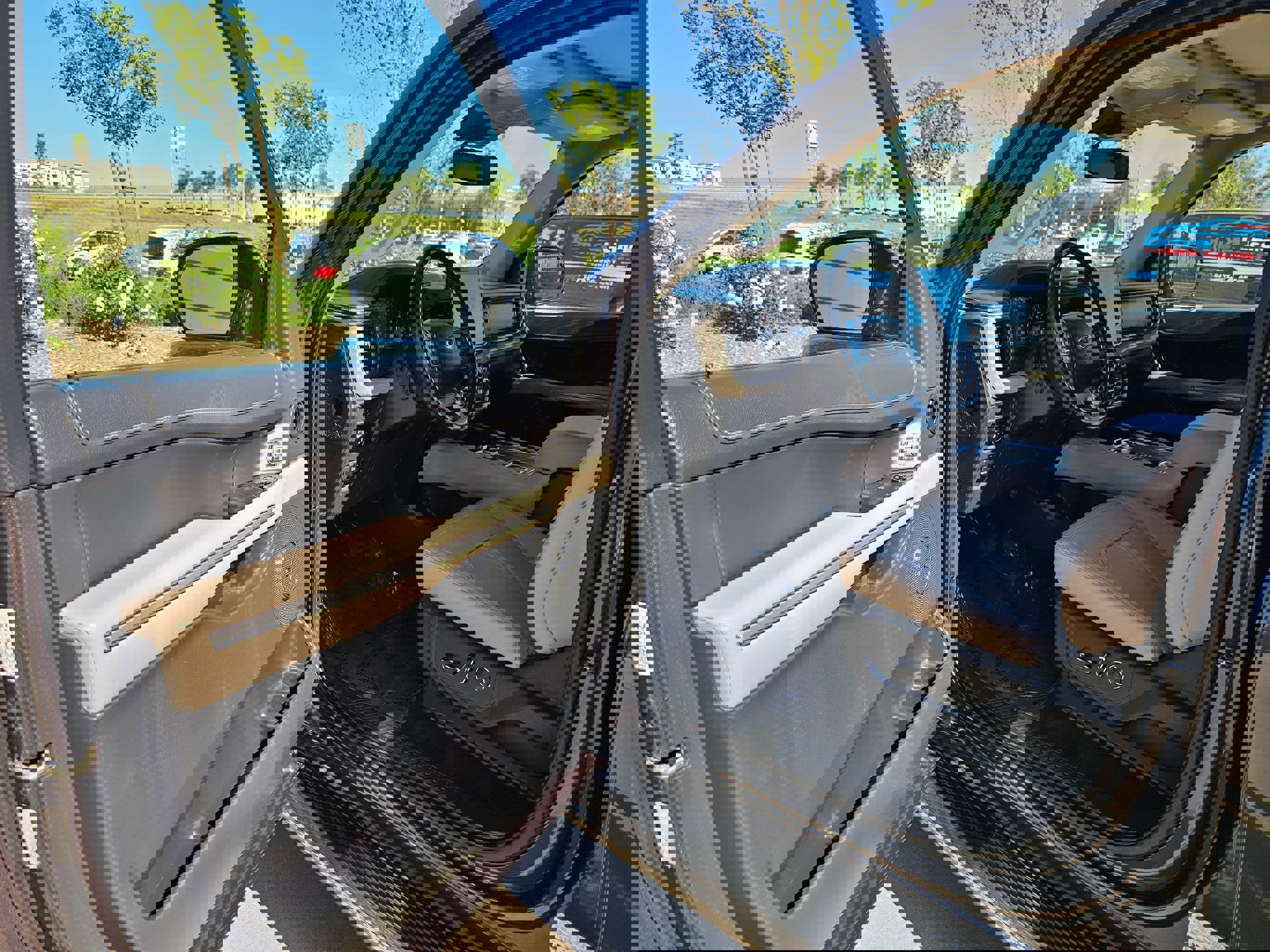 Used 2023 Ford Expedition Limited image 15