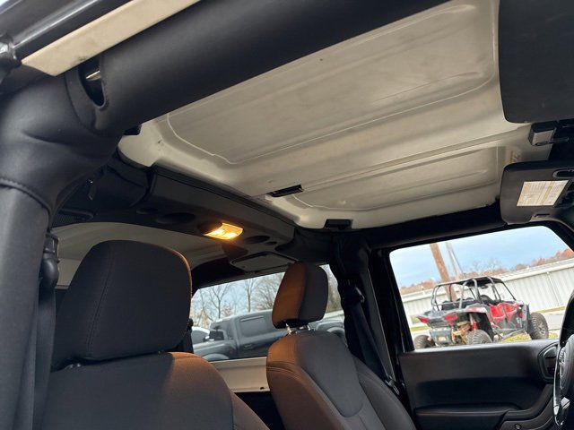 Used 2018 Jeep Wrangler Sport image 9