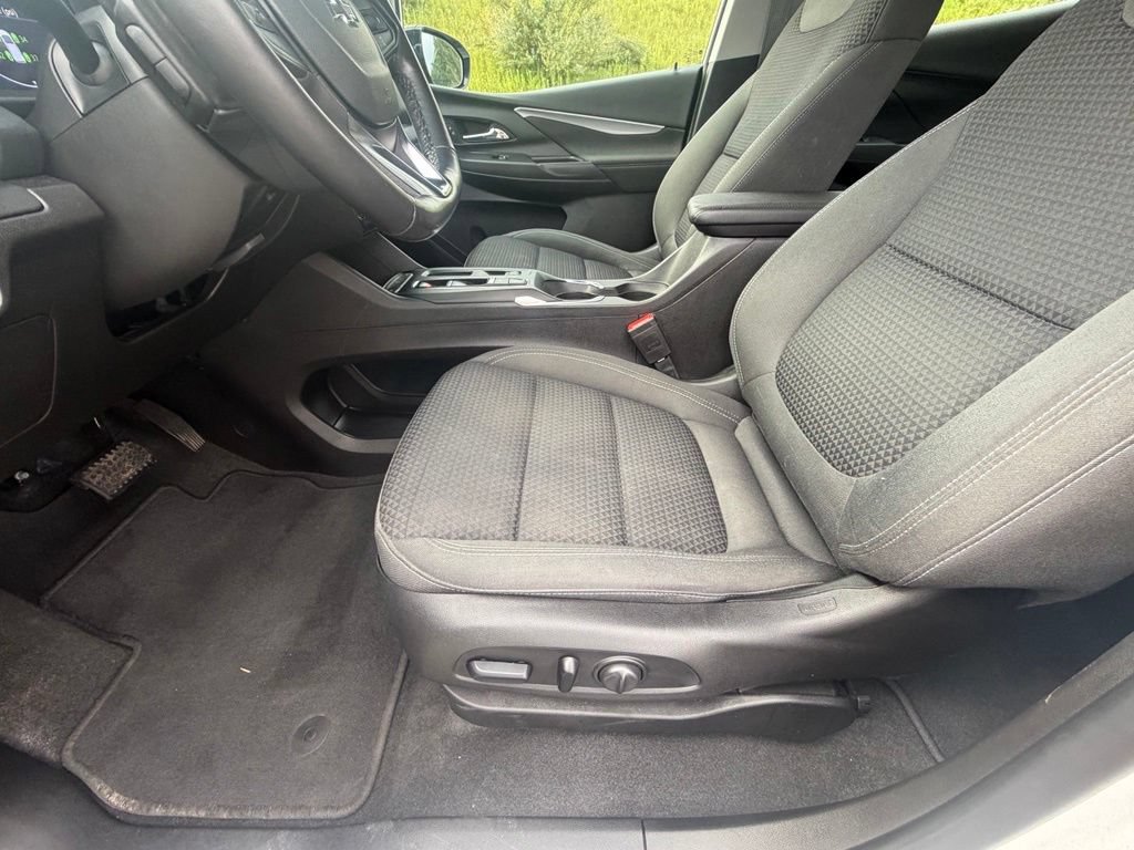 Used 2022 Chevrolet Bolt LT FWD image 11