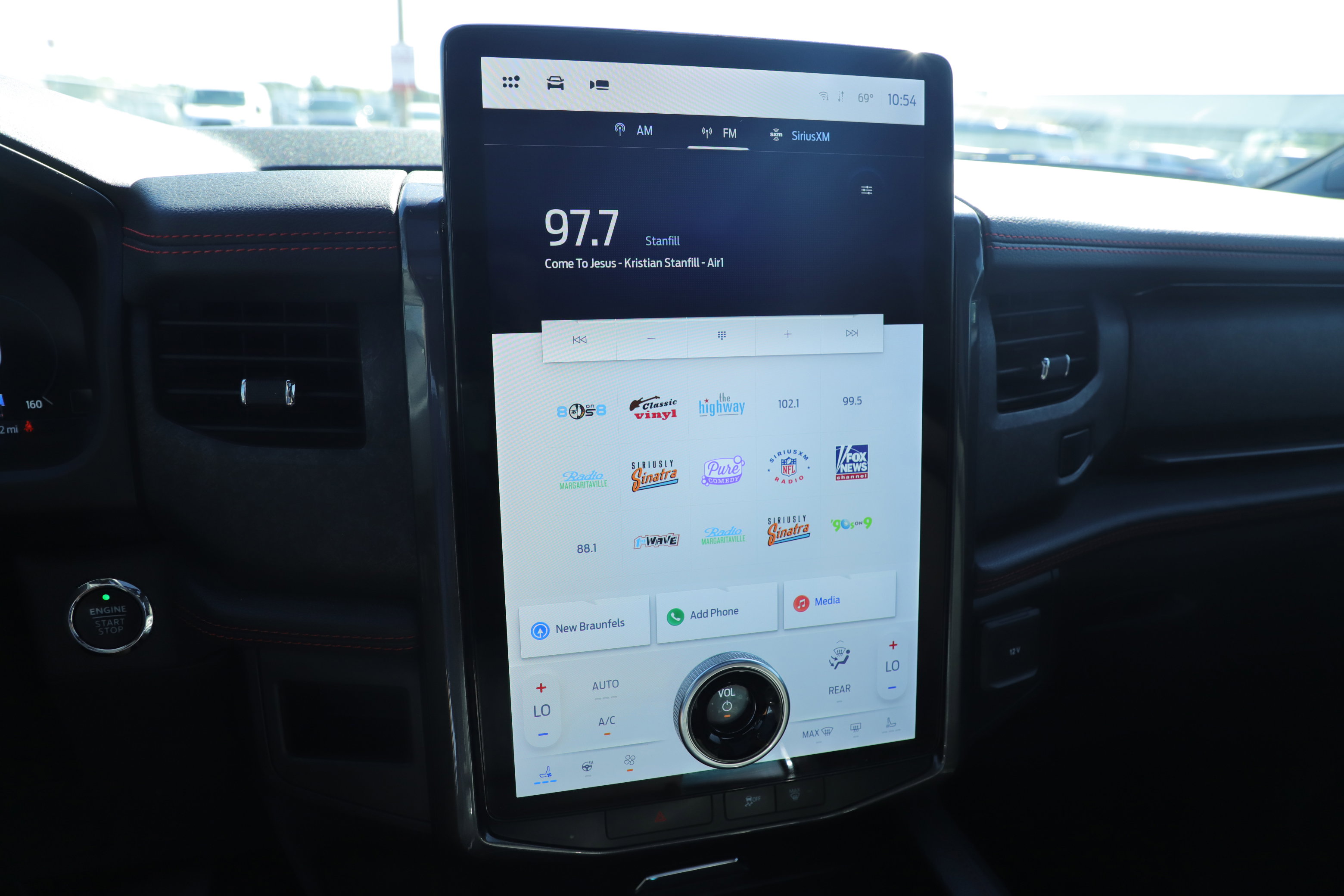 Used 2022 Ford Expedition Limited image 13