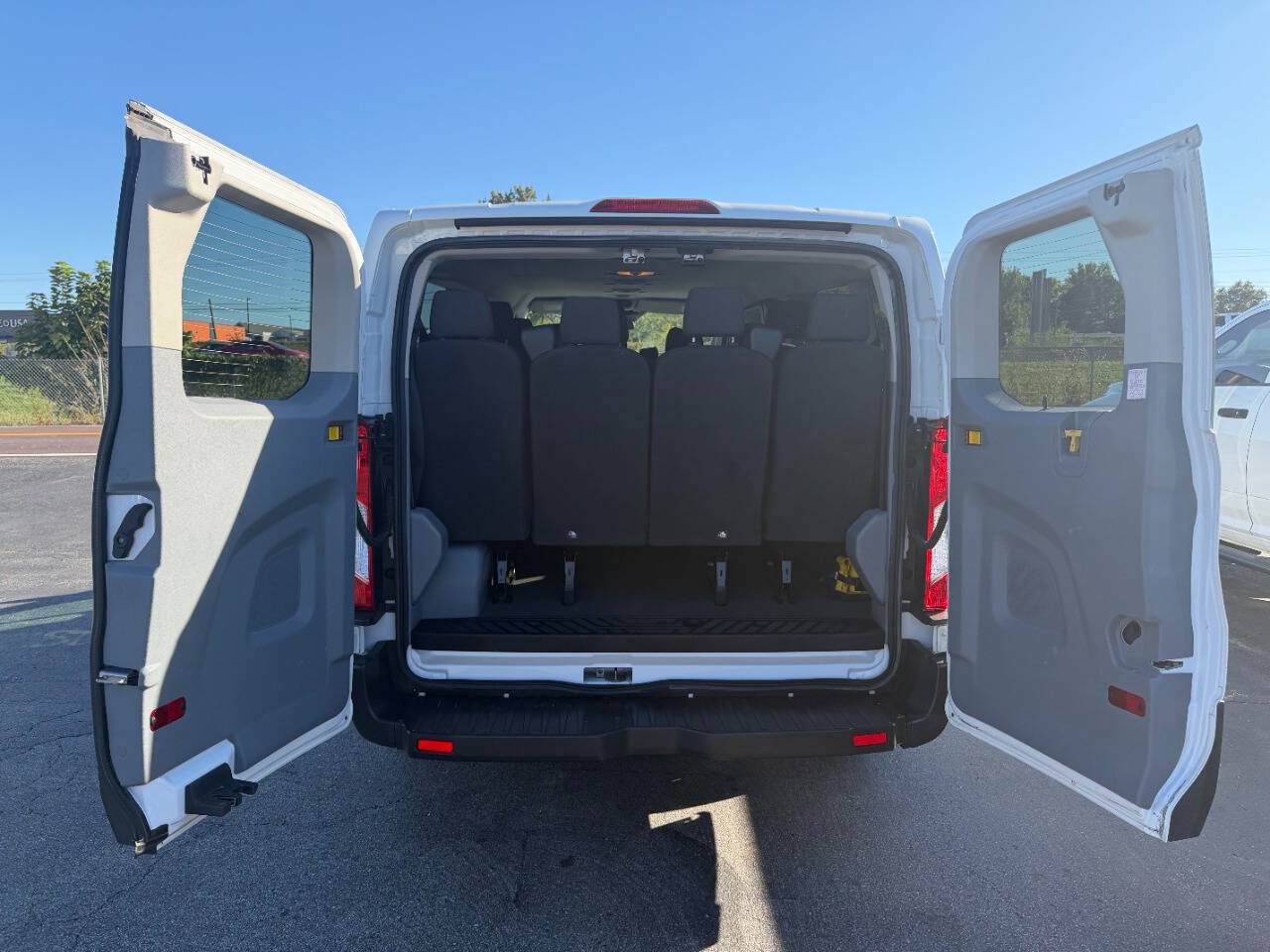 Used 2018 Ford Transit 350 XL RWD image 9