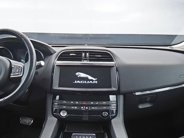 Used 2019 Jaguar F-PACE Premium AWD/4WD image 19