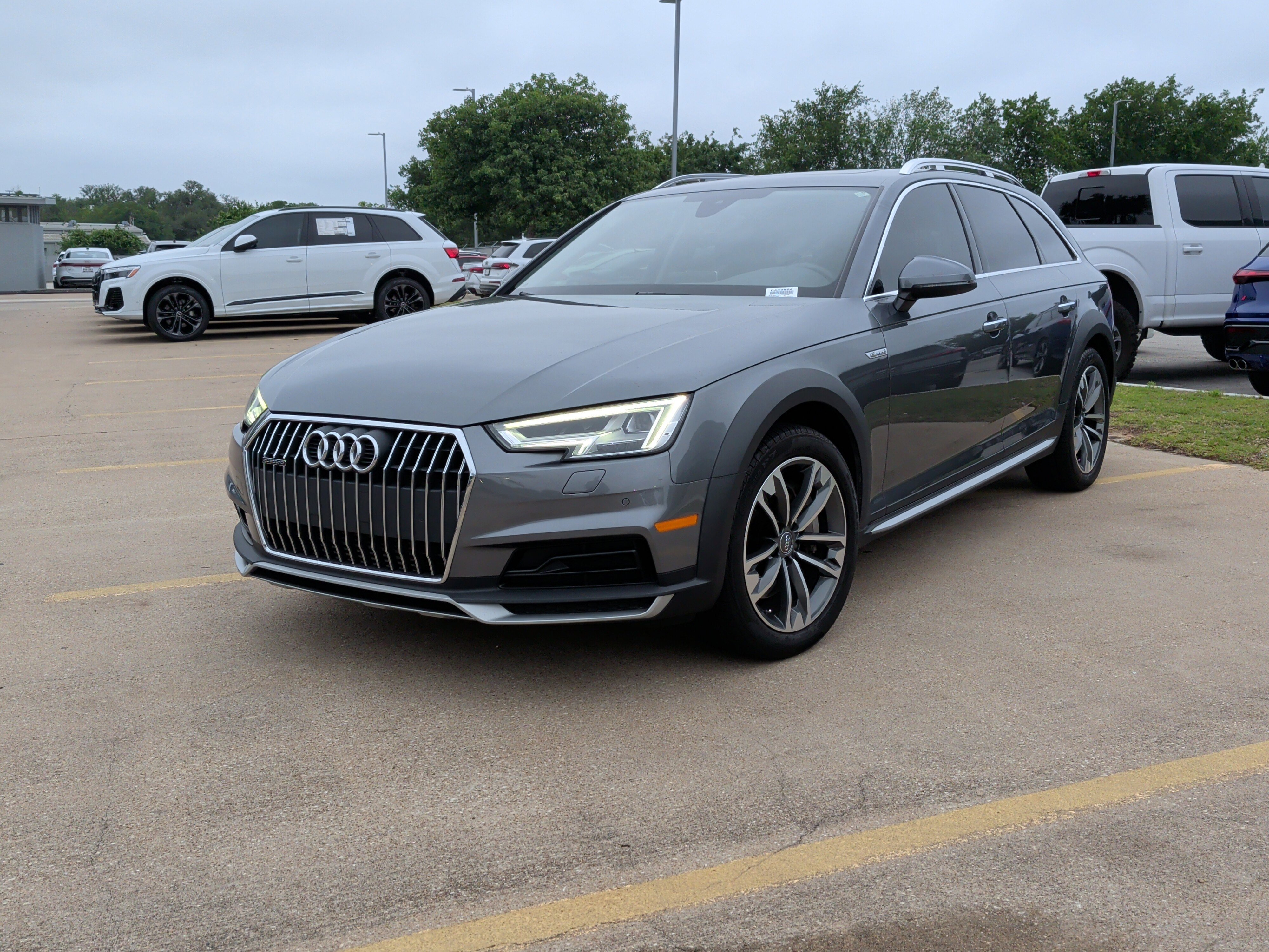 Used 2018 Audi A4 2.0T allroad Premium Plus AWD/4WD image 5