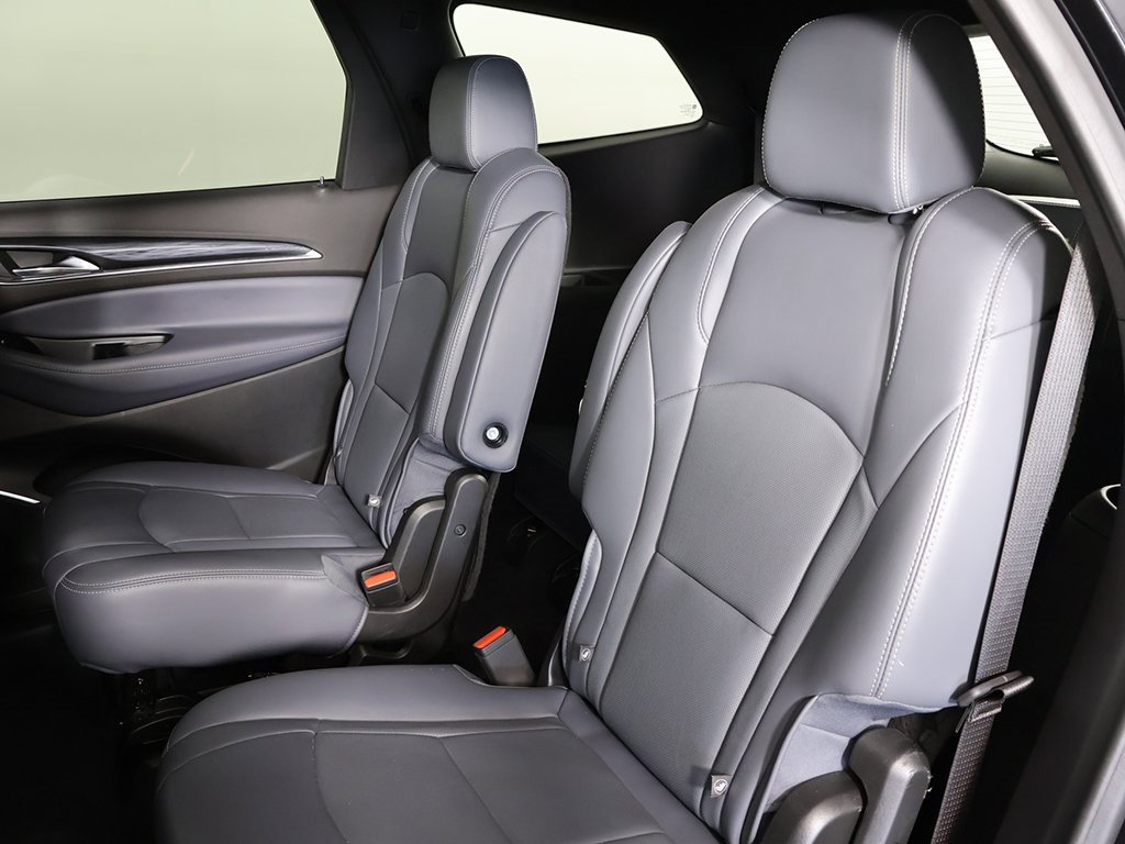 Used 2024 Buick Enclave Premium image 32