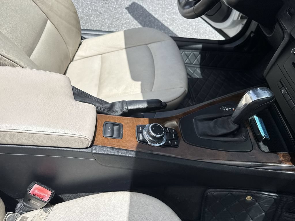 Used 2012 BMW 328i Convertible RWD image 38