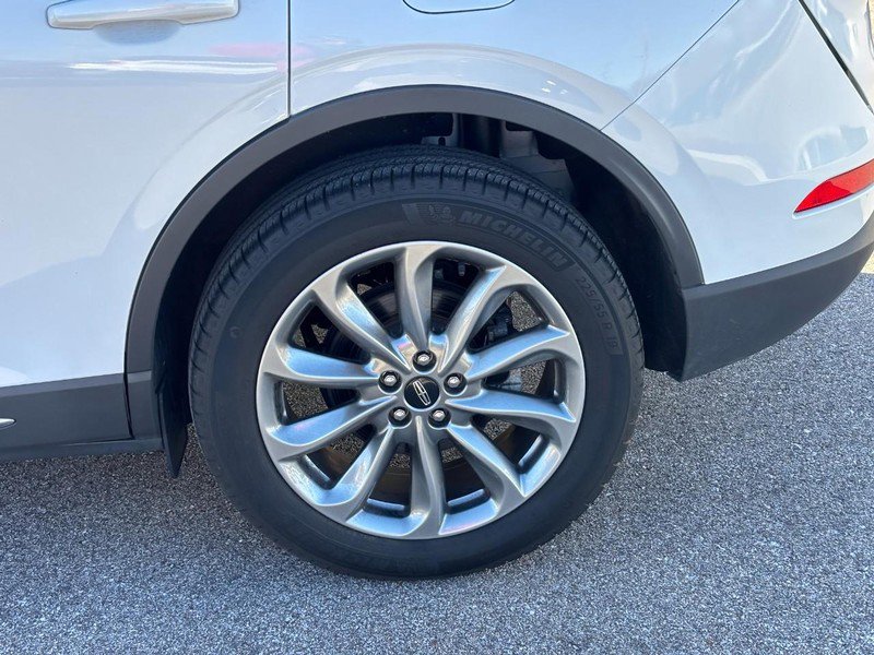 Certified 2022 Lincoln Corsair AWD w/ Premium Package image 9