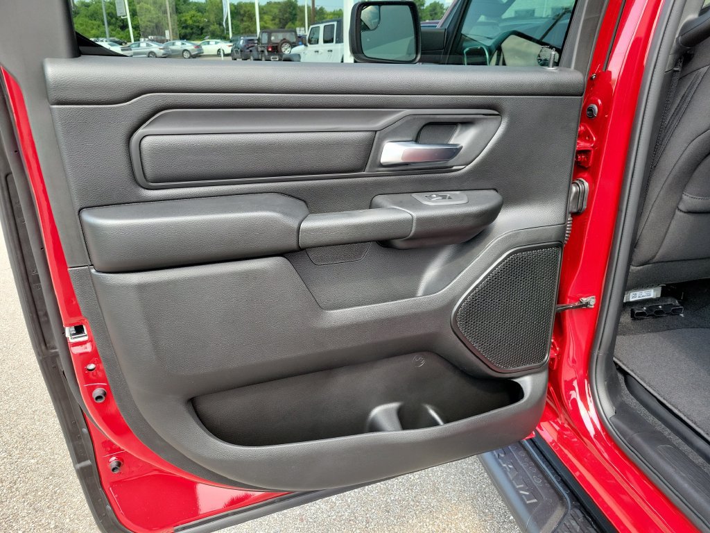 New 2026 RAM 1500 Express AWD/4WD image 10