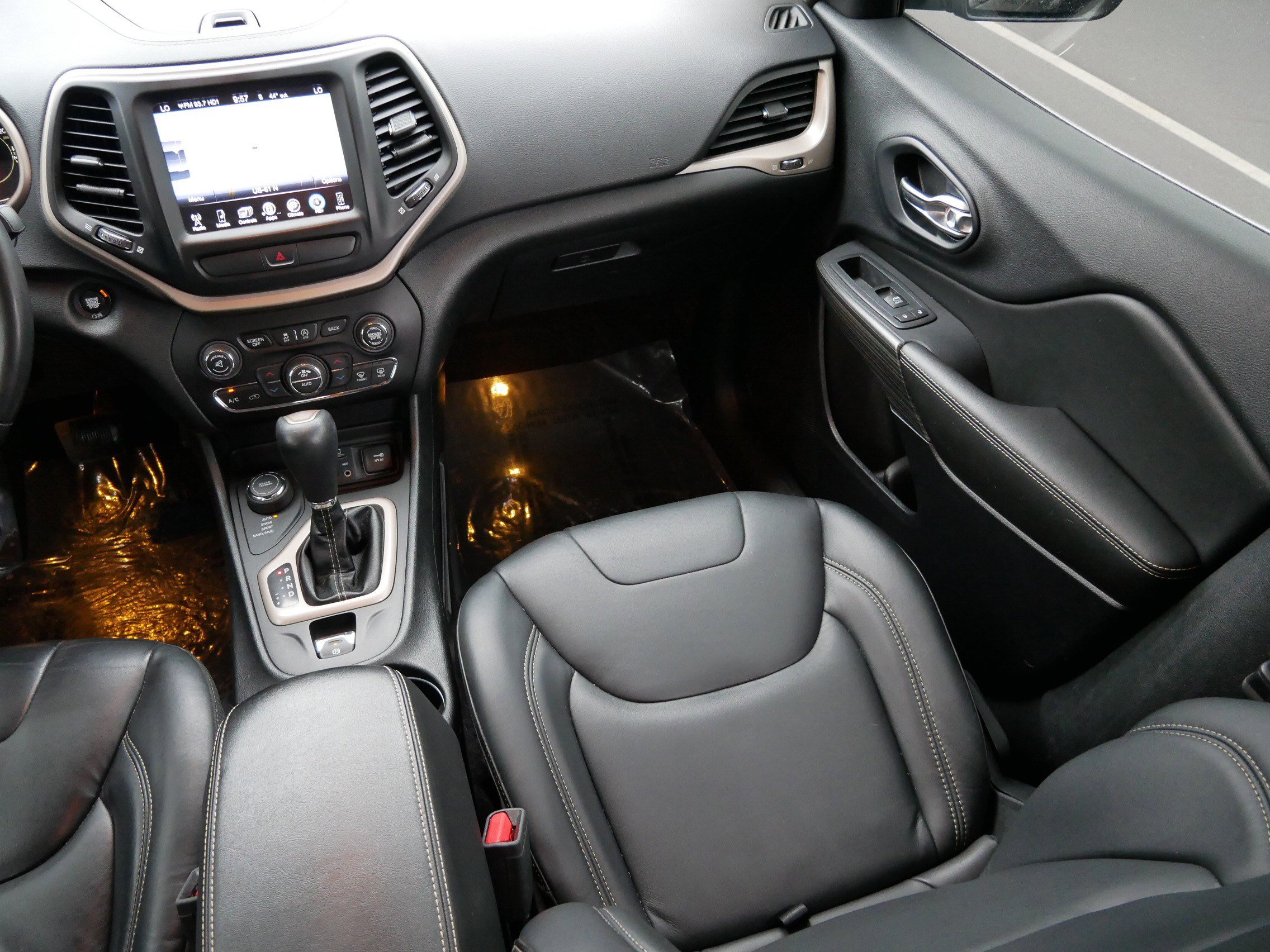 Used 2016 Jeep Cherokee Limited w/ Trailer Tow Group image 11