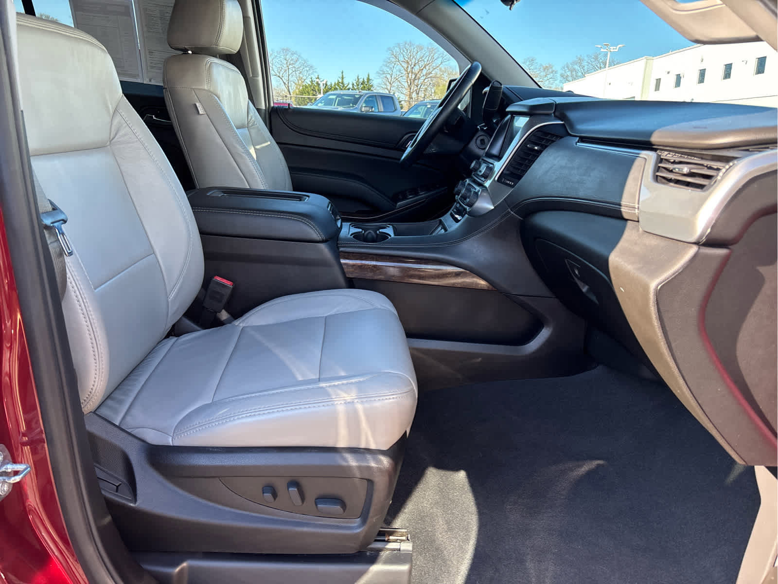 Used 2019 Chevrolet Tahoe LS w/ Enhanced Driver Alert Package AWD/4WD image 22