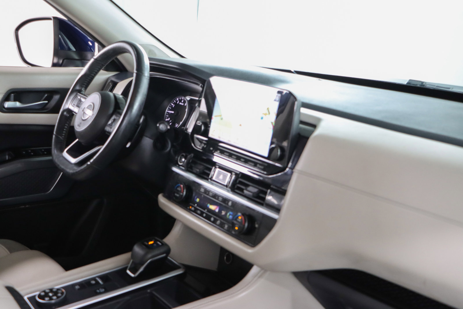 Used 2022 Nissan Pathfinder SL w/ SL Premium Package image 27