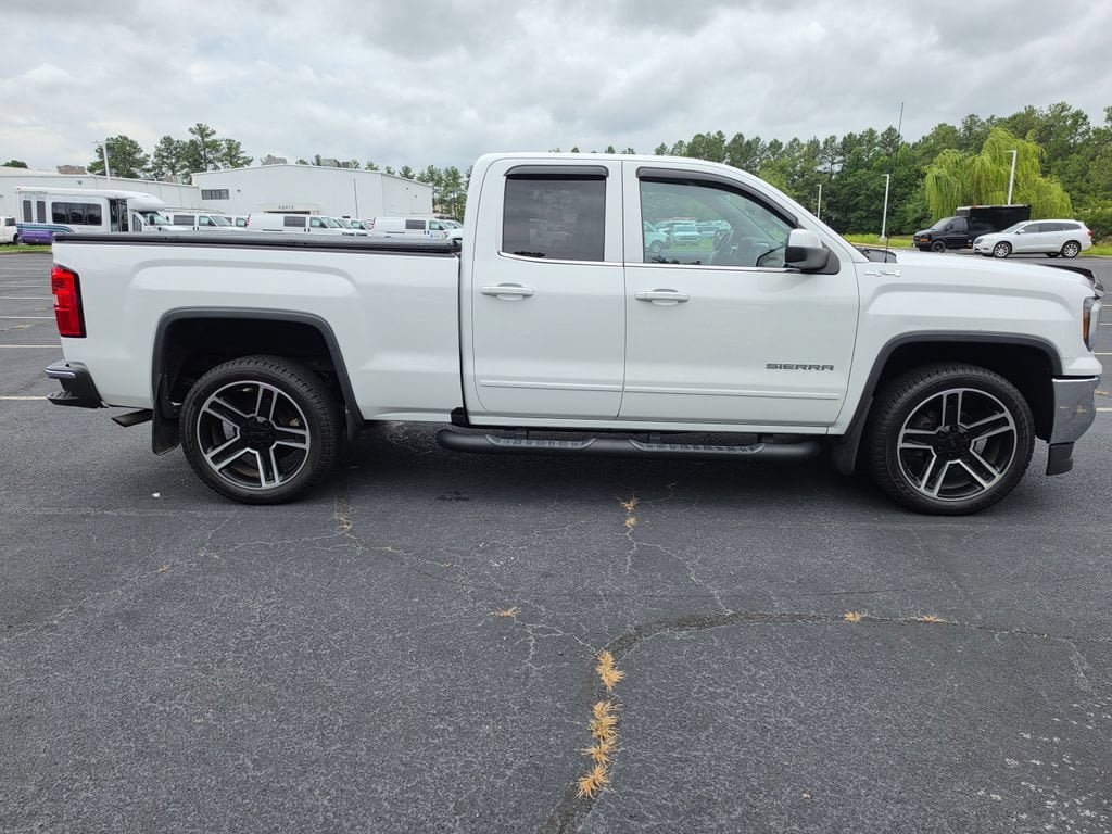 Used 2018 GMC Sierra 1500 SLE w/ Black Pack AWD/4WD image 10