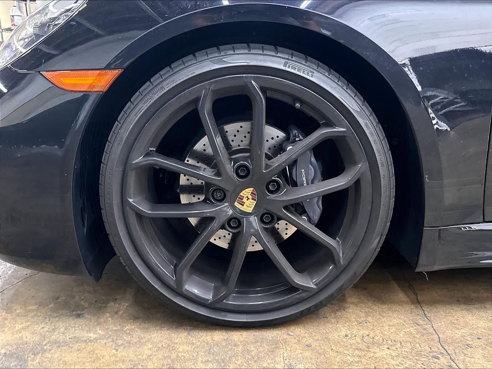 Used 2024 Porsche 718 Boxster RWD image 12