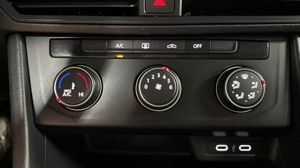 Certified 2024 Volkswagen Jetta S FWD image 29
